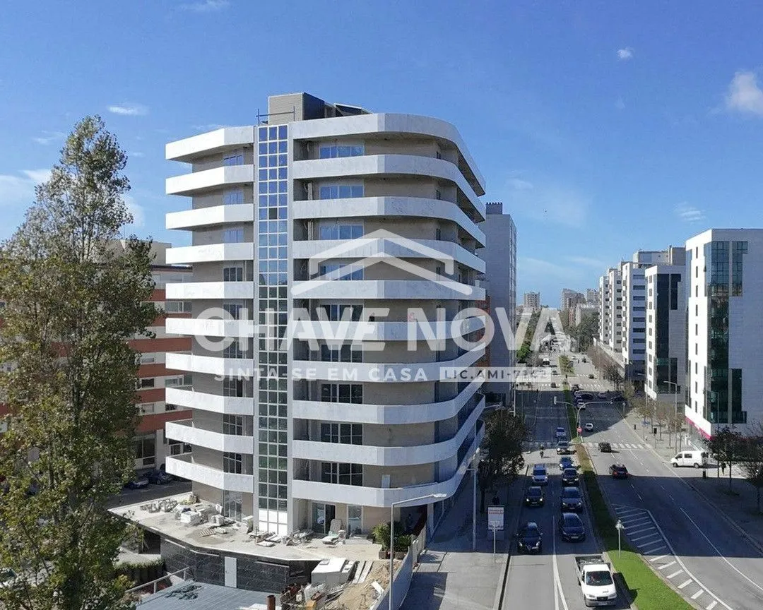 Arrendamento T1 c/lugar de garagem no Porto