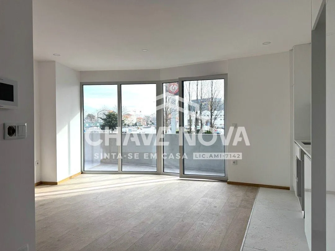 Arrendamento T1 c/lugar de garagem no Porto - 2