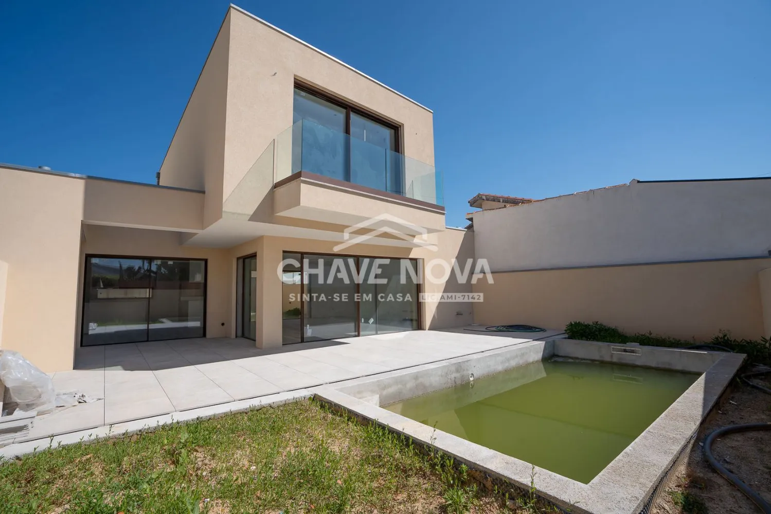 Moradia T4 de Luxo c/ Piscina em São Félix da Marinha (a 400 metros da Praia )