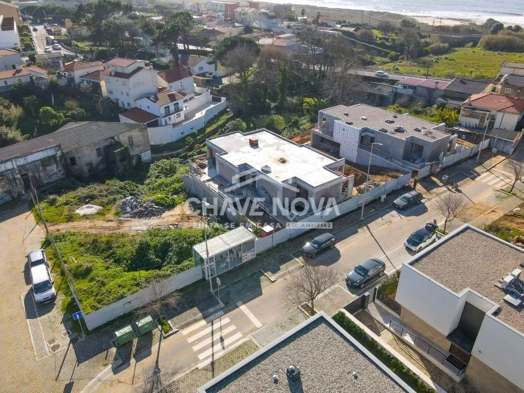 Moradia T3+1 de Luxo c/ Piscina em São Félix da Marinha (a 400 metros da Praia ) - 2