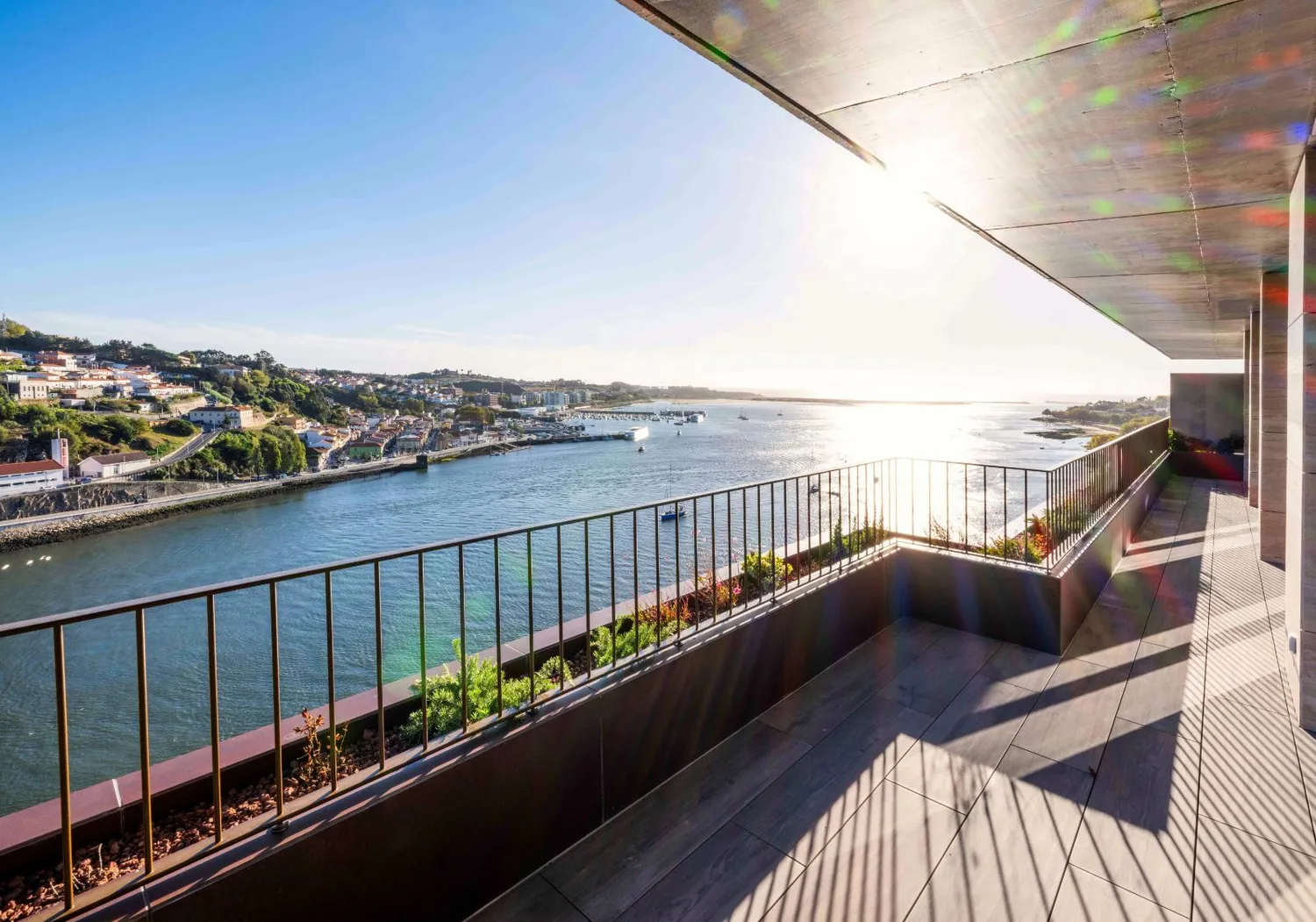 Exclusivo Apartamento T3 no Panorama Douro Residences – um ícone de luxo e sofisticação  - 3