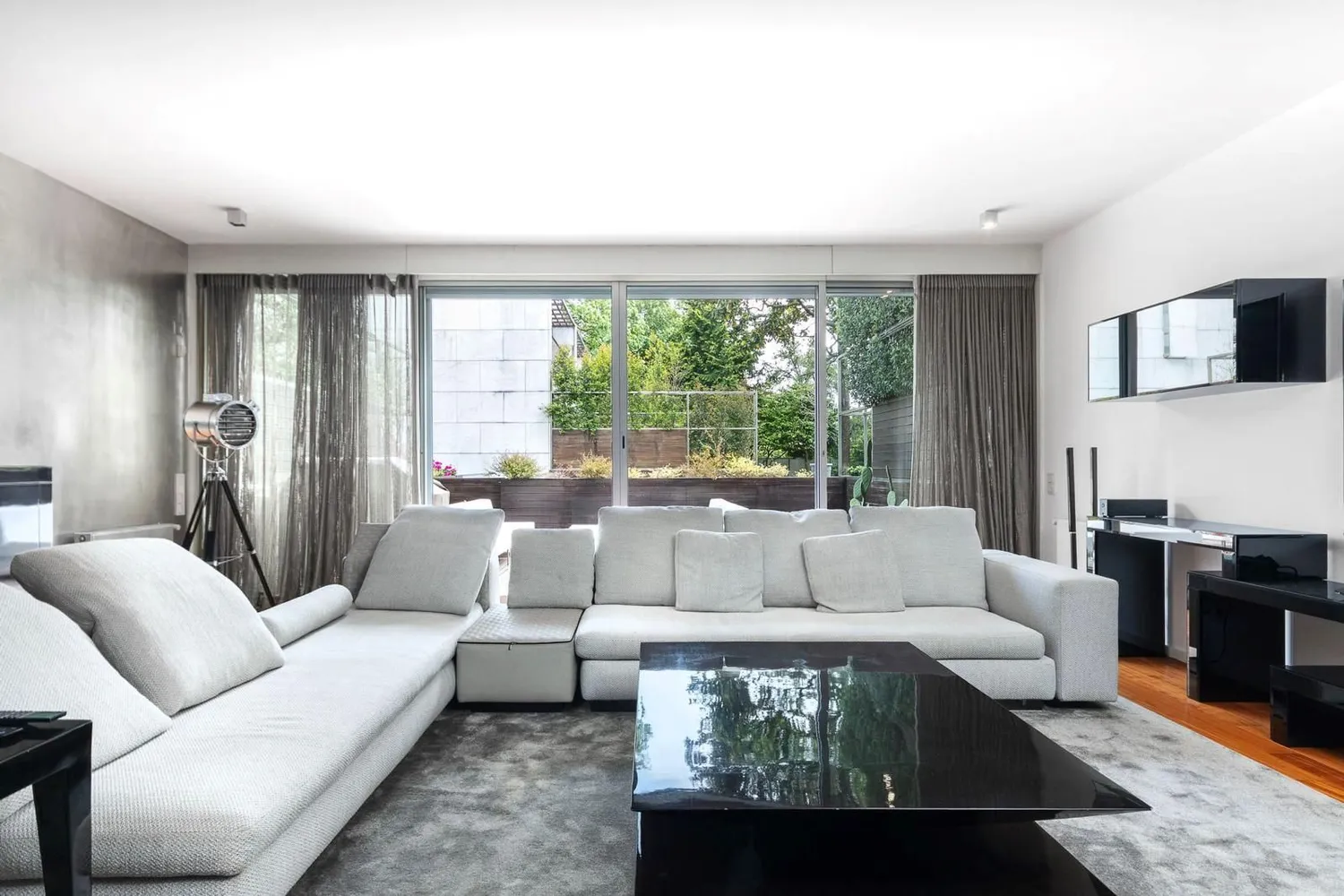 Moradia de Luxo com 4 Pisos com Spa Privativo