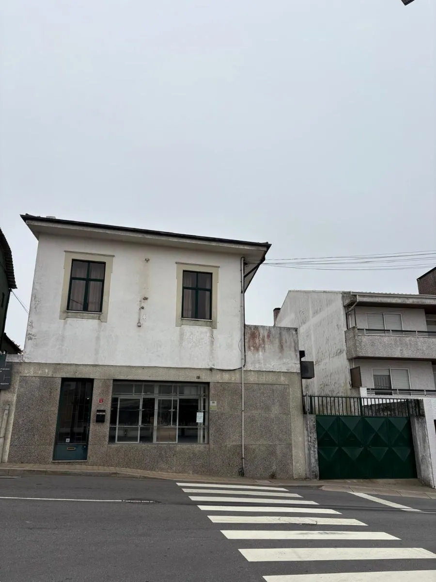 Estabelecimento Comercial com Habitação - Madalena