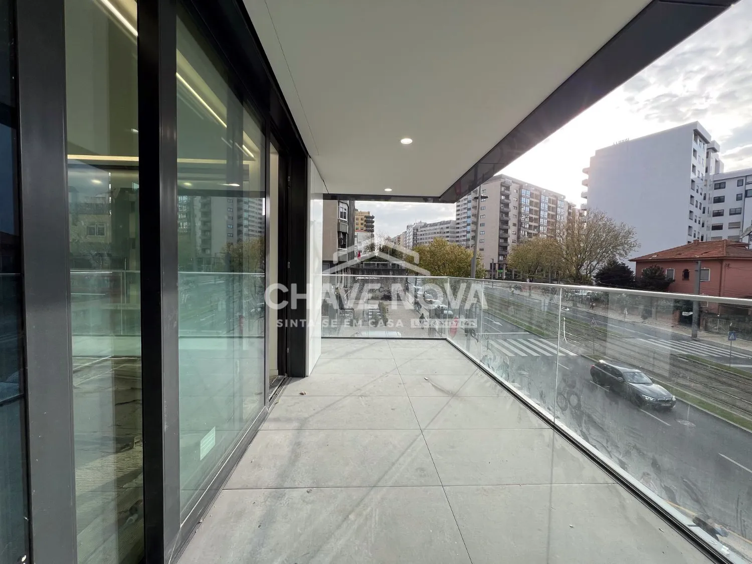 T3 novo, poente e sul, piso 3 na Avenida da República, Gaia