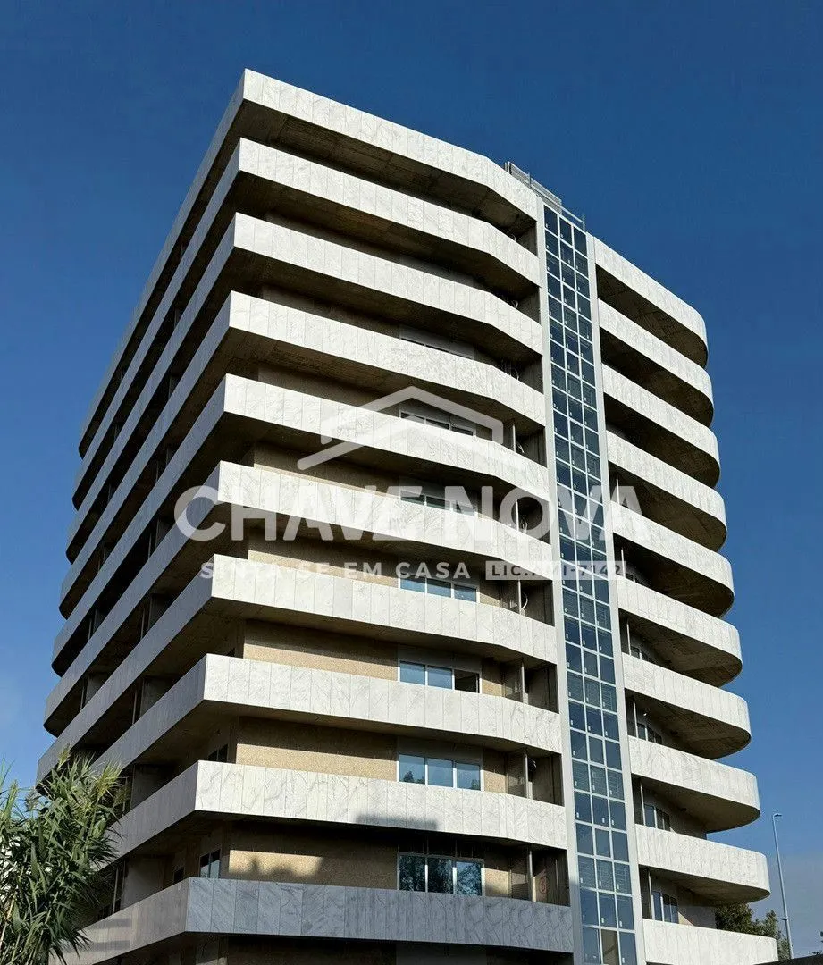 Arrendamento T1 c/lugar de garagem no Porto