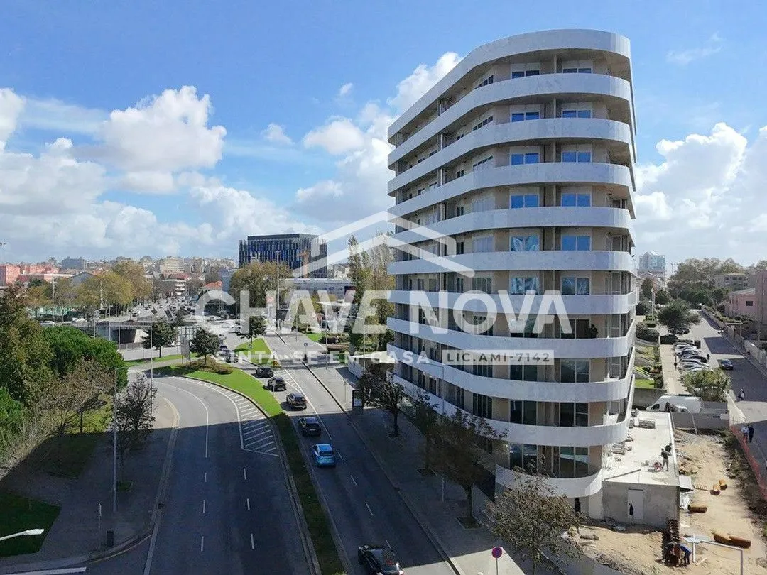 Arrendamento T1 com lugar de garagem no Porto