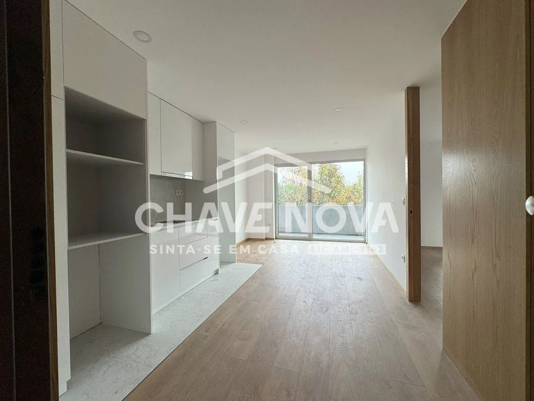Arrendamento T1 com lugar de garagem no Porto - 2