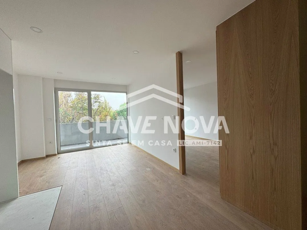 Arrendamento T1 com lugar de garagem no Porto - 3