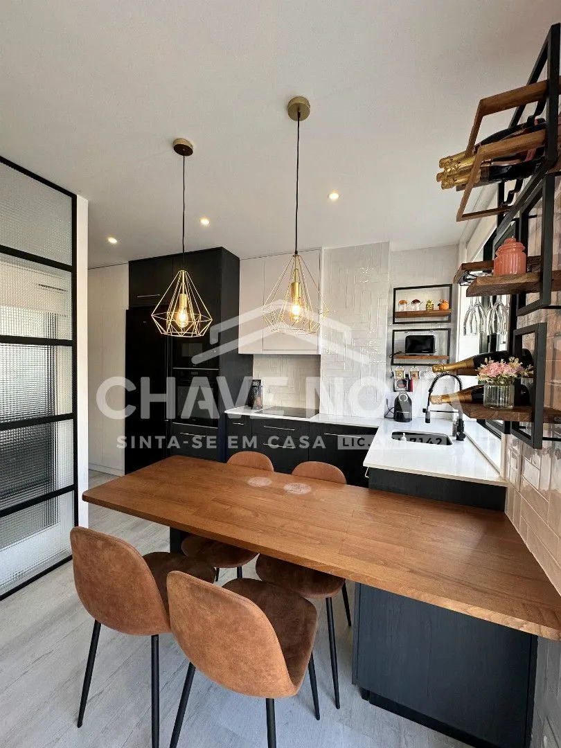 Apartamento T1 com terraço de 35 m2 em Leça da Palmeira