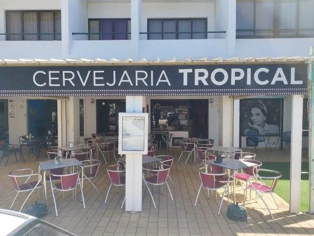 Restaurante Snack-Bar no Centro de Albufeira com Clientela Fixa e Potencial de Crescimento