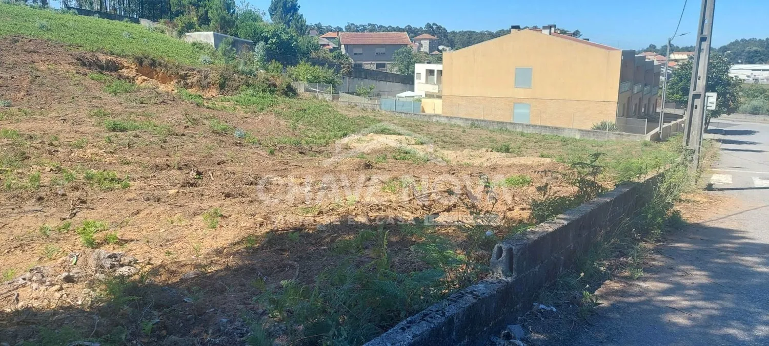 Terreno P/ Construção de Moradia de 4 Frentes - 2