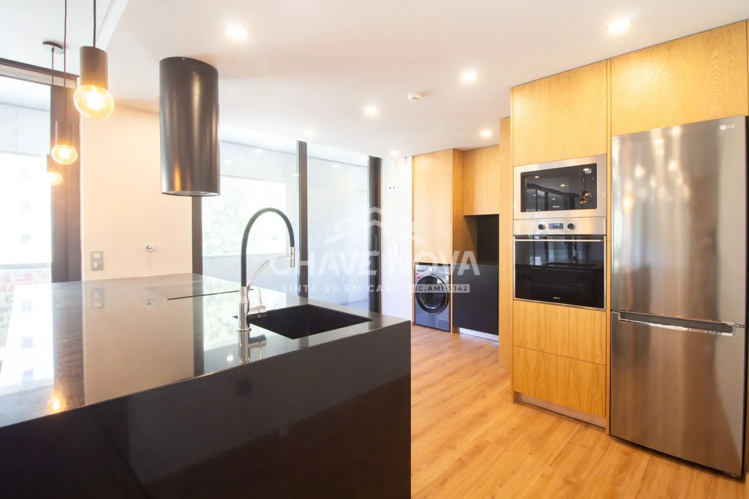 Apartamento T3+1 à venda na rua de Damião de Góis  - Porto