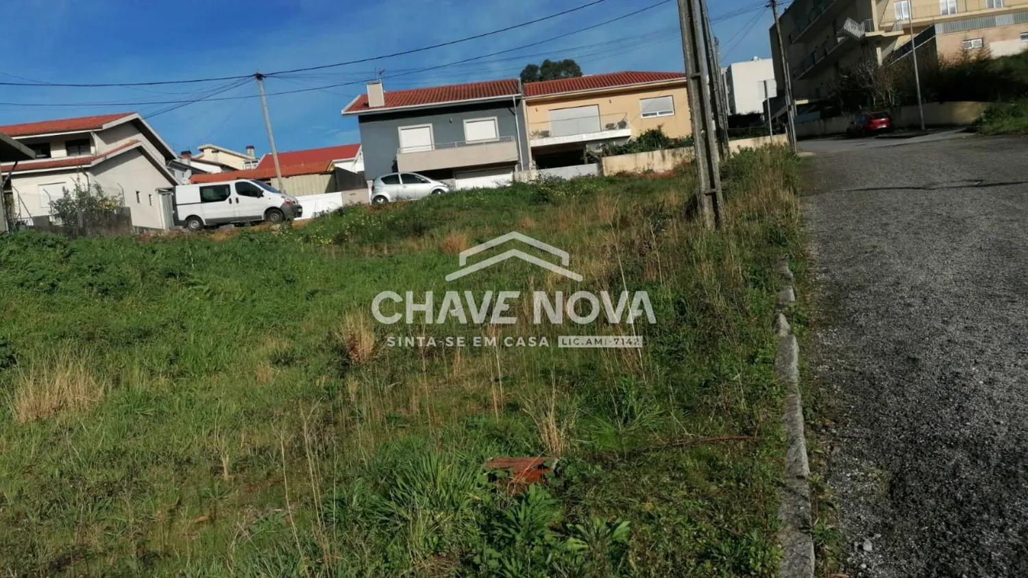 Terreno para construção de moradia de 4 frentes/ 2 moradias geminadas. Gondomar - 2