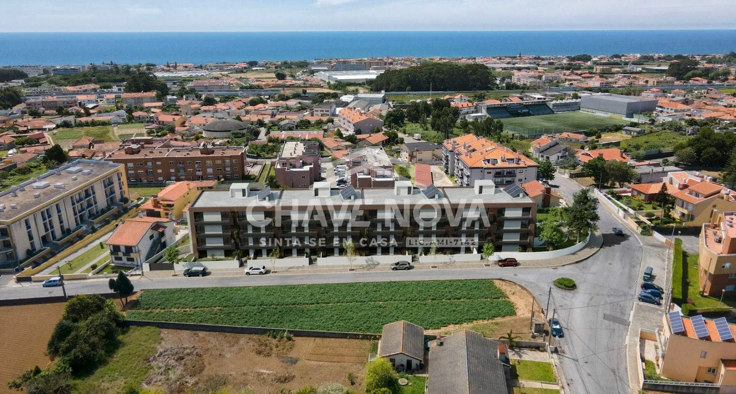 Apartamento T2 NOVO com varanda e lugar de estacionamento, em Arcozelo - 2