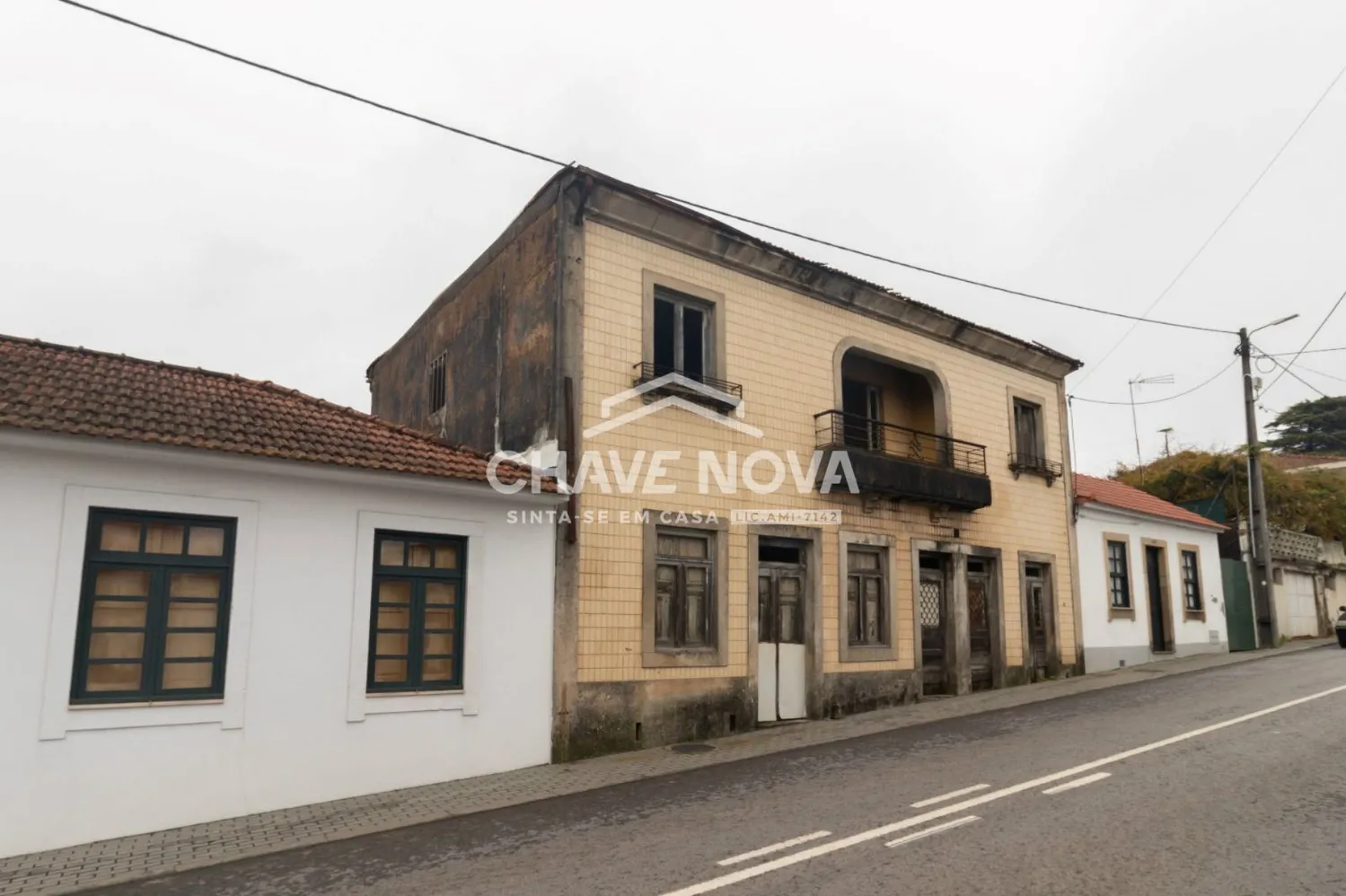 Moradia para restauro + terreno em Paços de Brandão - 3