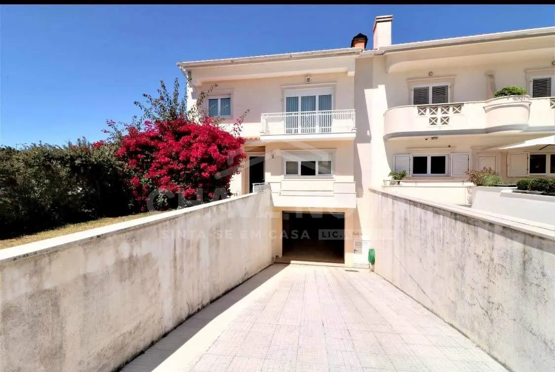 Moradia t4+1 Glória e Vera Cruz, compra por 785 000€