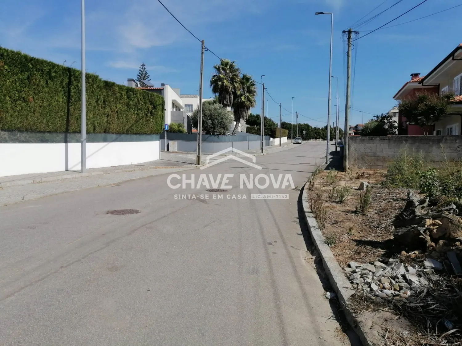 Lote de Terreno para Moradia Geminada em Perosinho. - 2