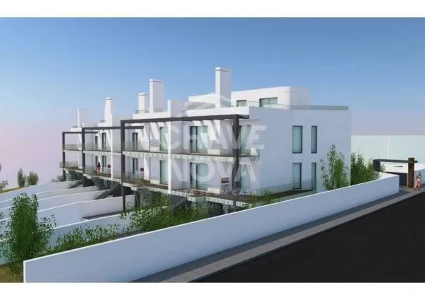 Excelente Terreno com Projeto Aprovado para Construção de Moradias Geminadas
