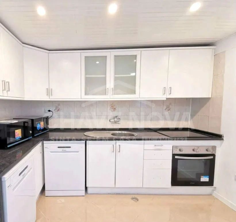 2 maisons T2 + T1 avec patio à Ajuda