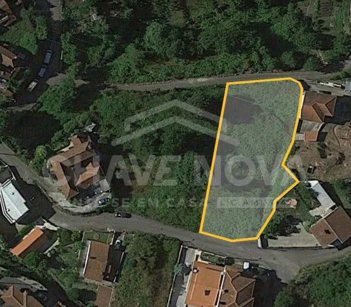Terreno com área de 1542m2 - Paredes