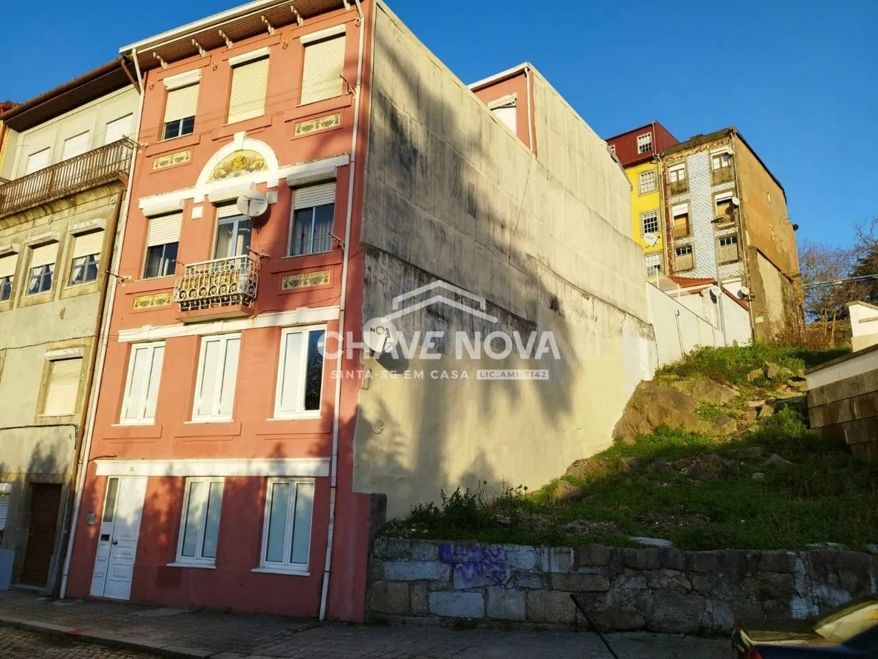 Prédio Habitacional em Zona Histórica do Porto (Virtudes) - 2