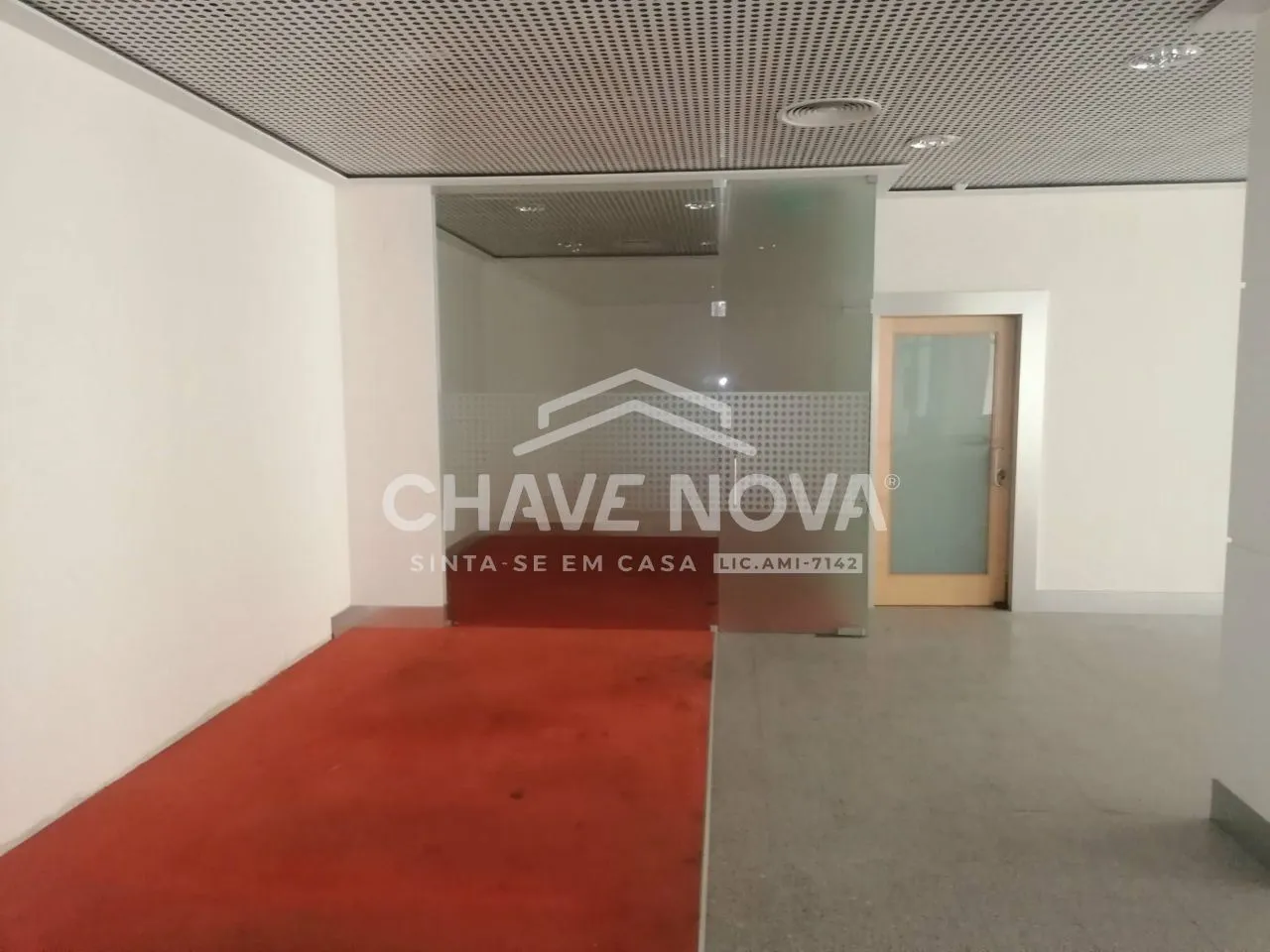 Duas Lojas,  no centro da cidade de Aveiro  - 3