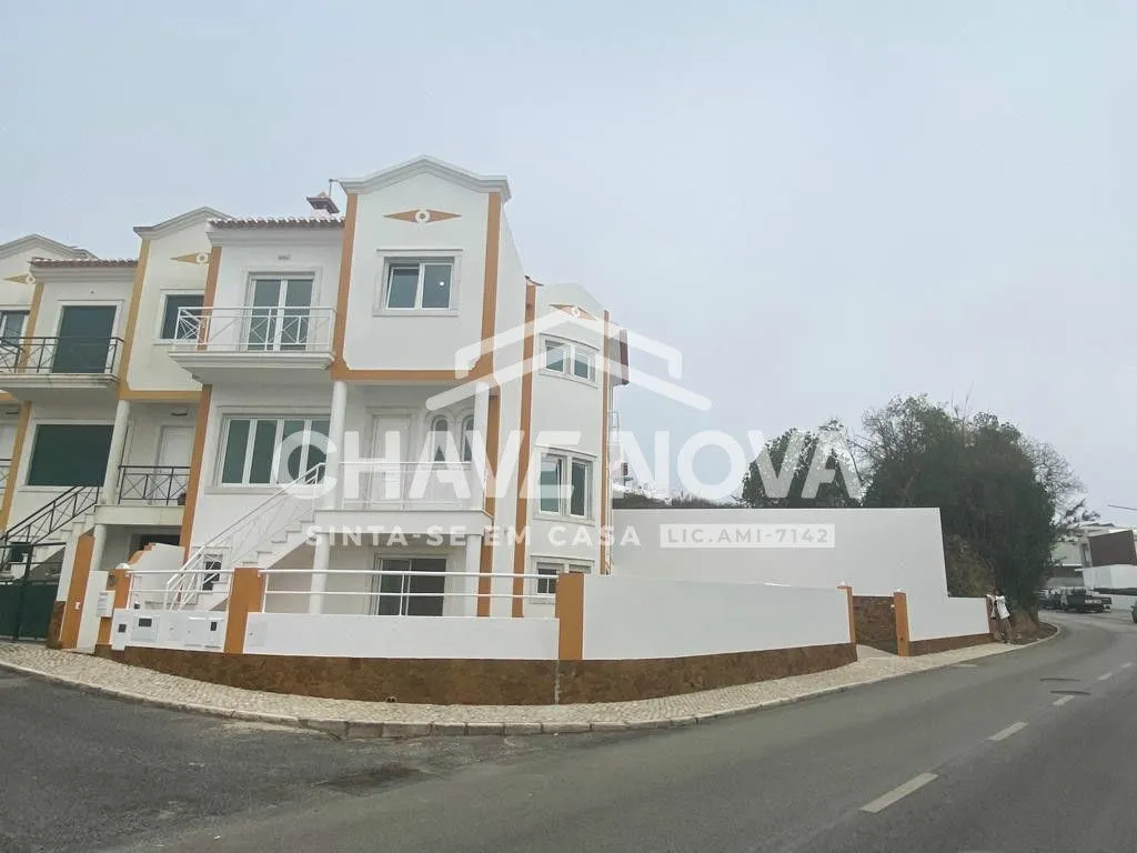Moradia T3 com vista mar na Ericeira