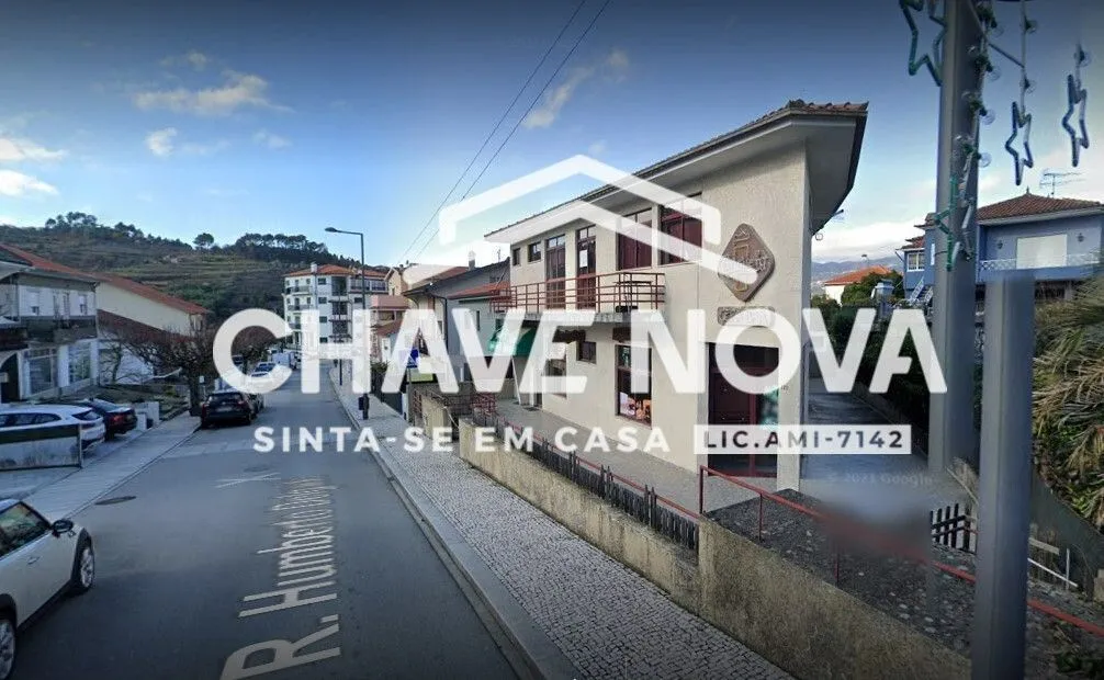 Edifício comercial (restauração) - Centro de Resende - Zona do Douro. - 2