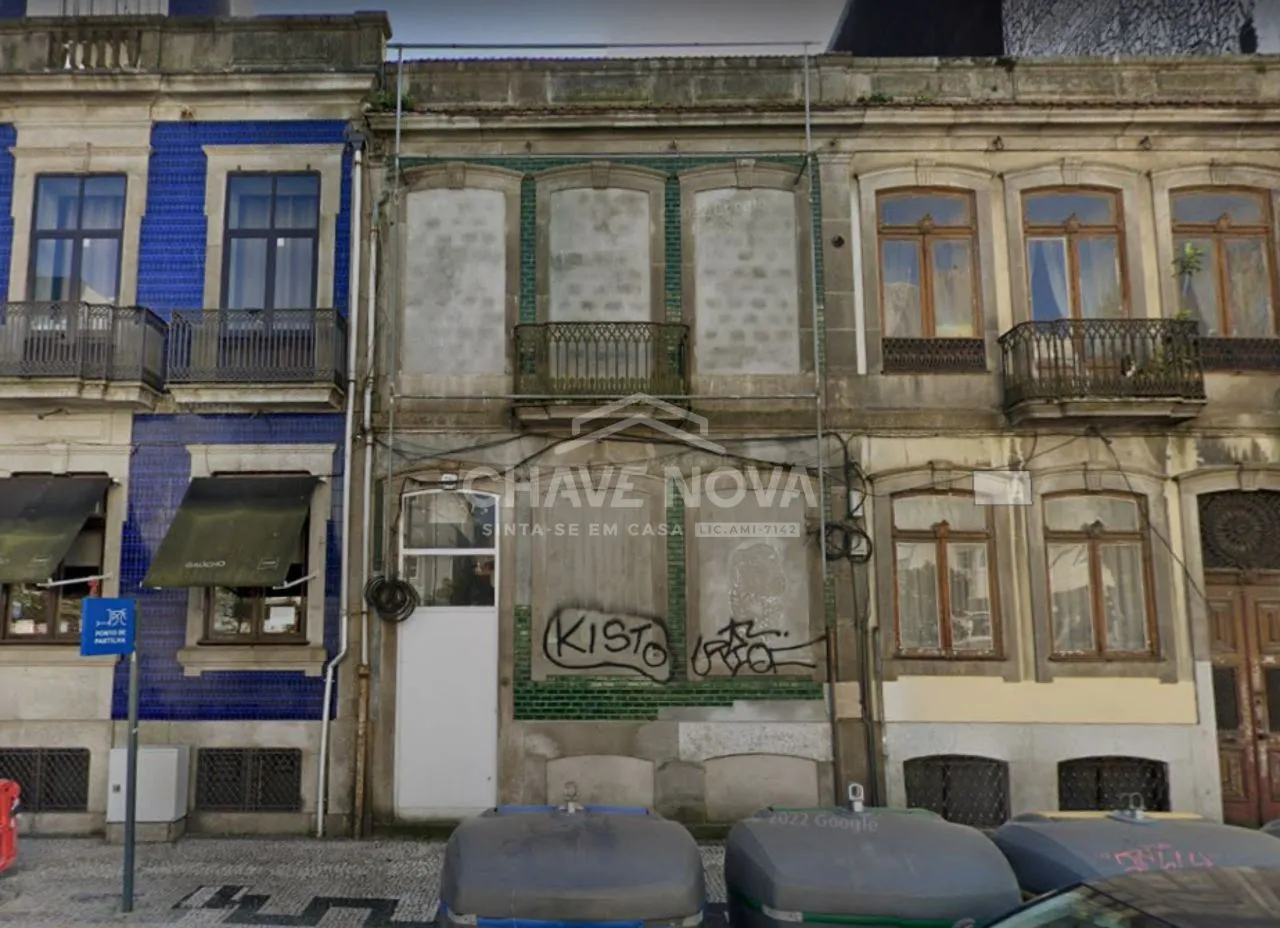 Prédio para construção na Rotunda da Boavista