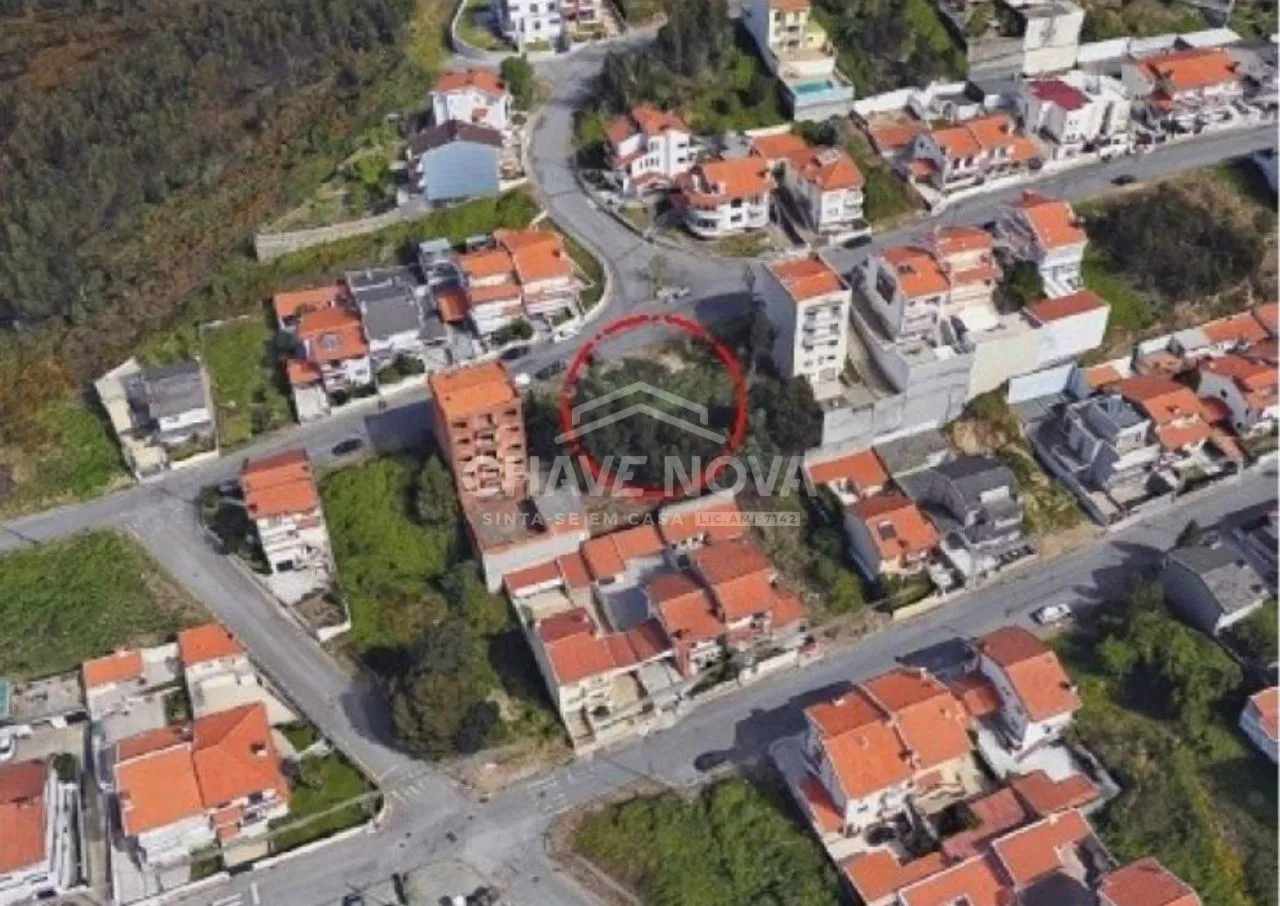 Terreno para construção em altura às Piscinas de Baguim