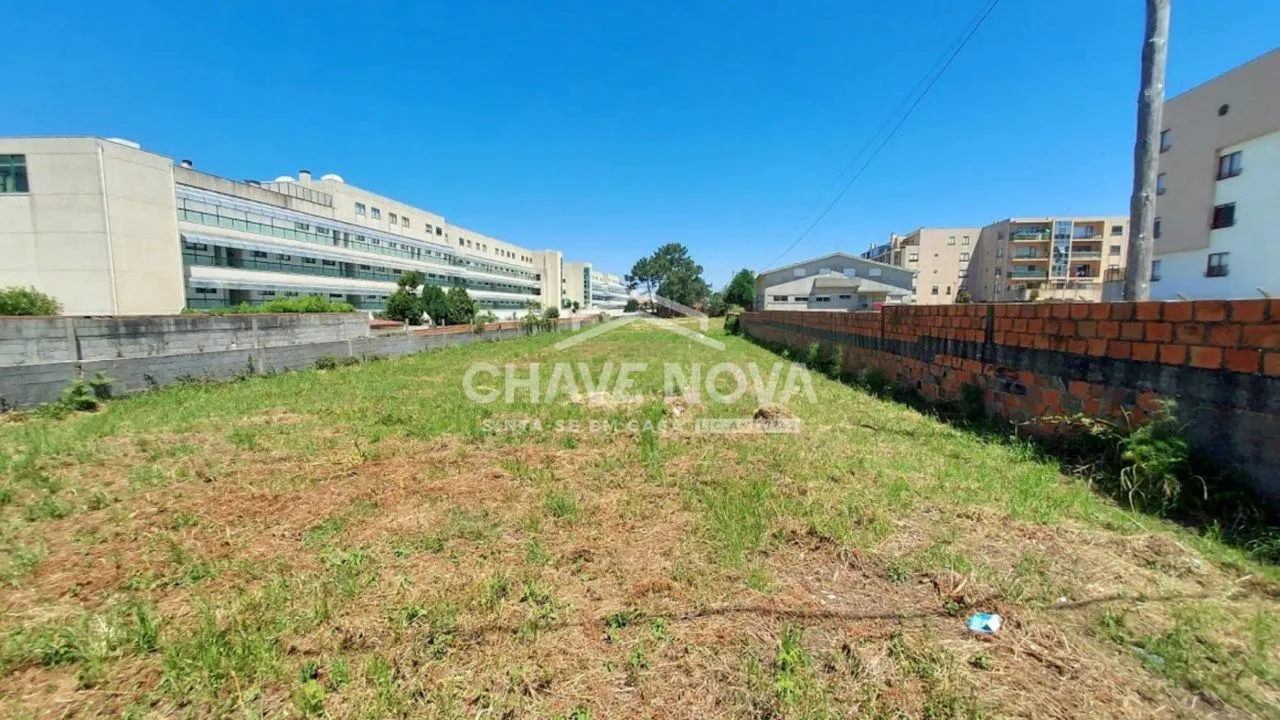 lote de terreno com uma área total de 3.500 m², em São Félix da Marinha - 2