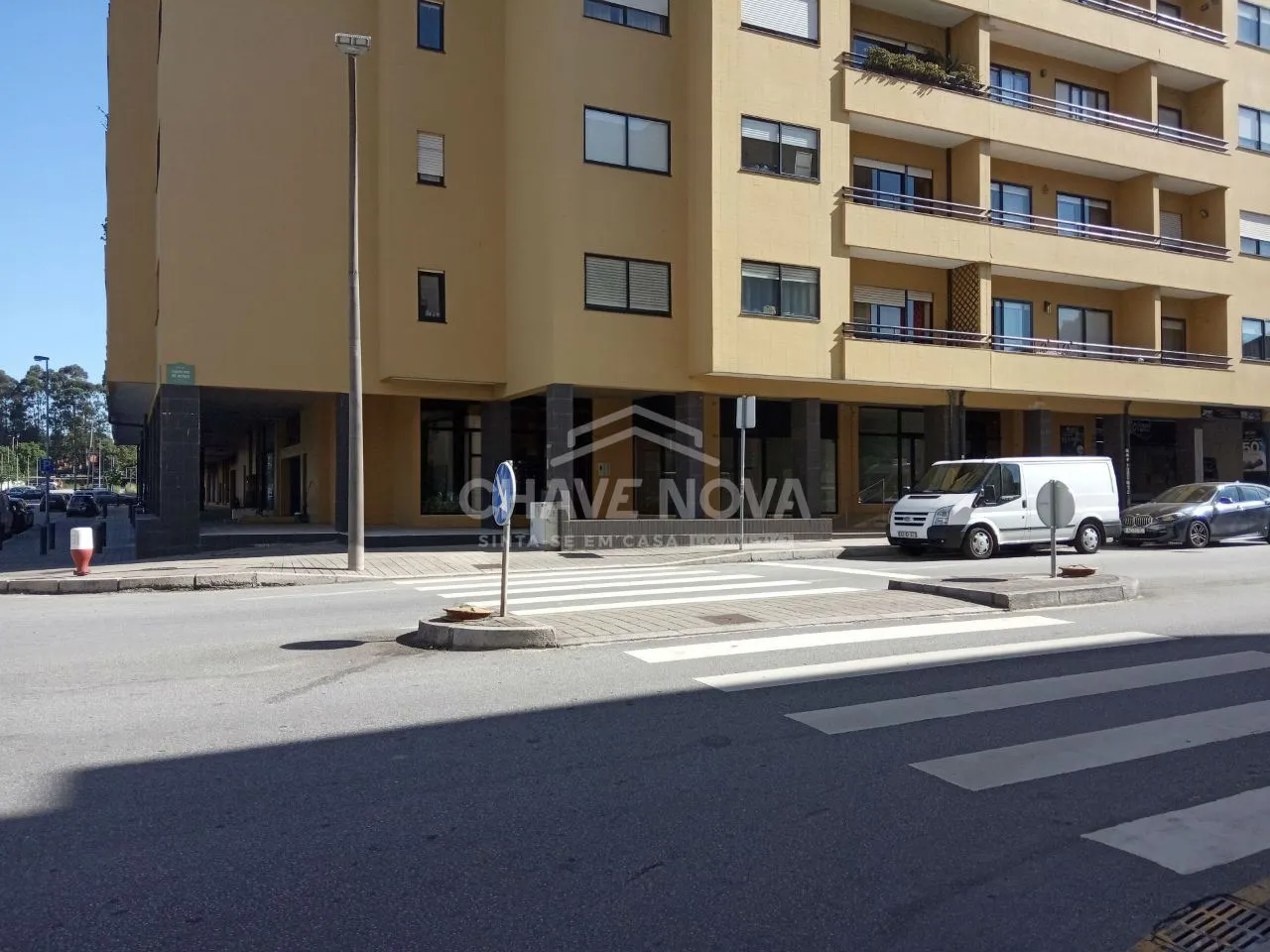 Loja com 63m2 de rua ao Carvalhido - 2
