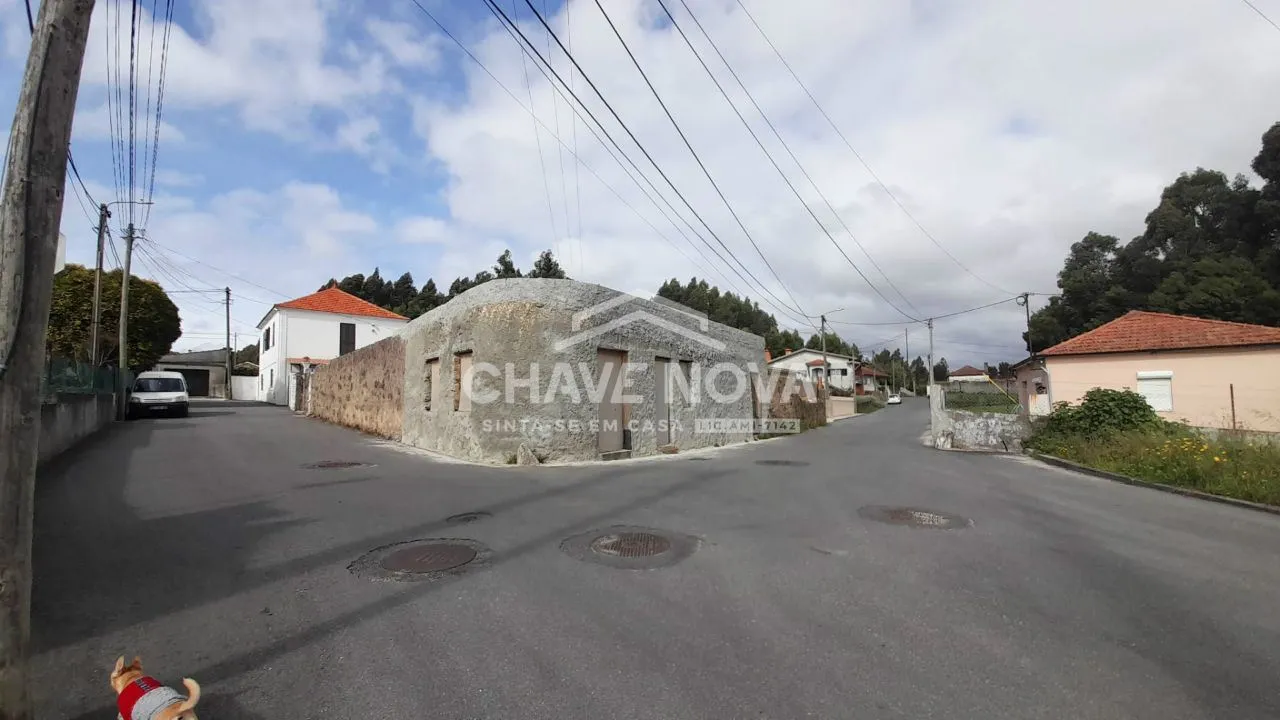 Moradia Térrea para restauro em S. Paio de Oleiros