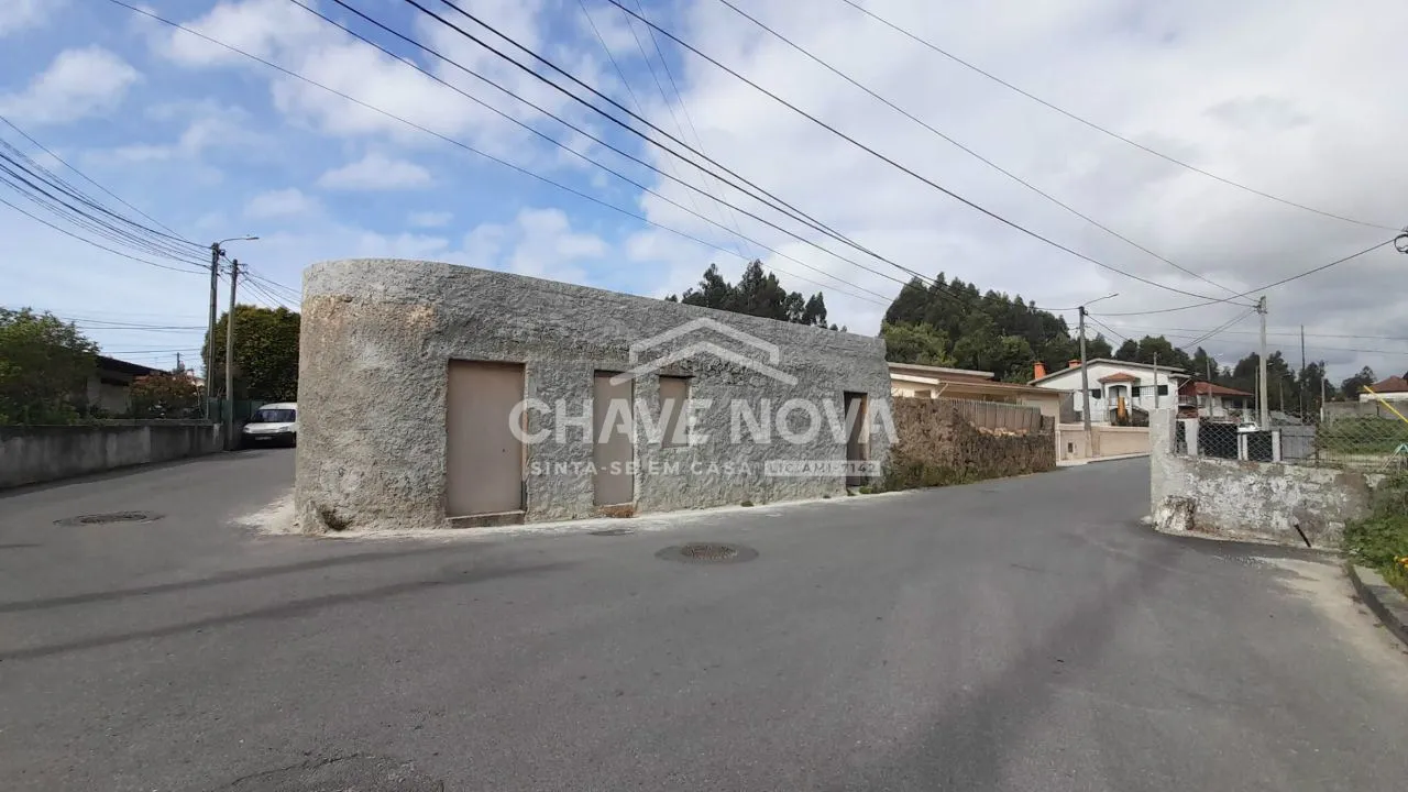 Moradia Térrea para restauro em S. Paio de Oleiros - 2