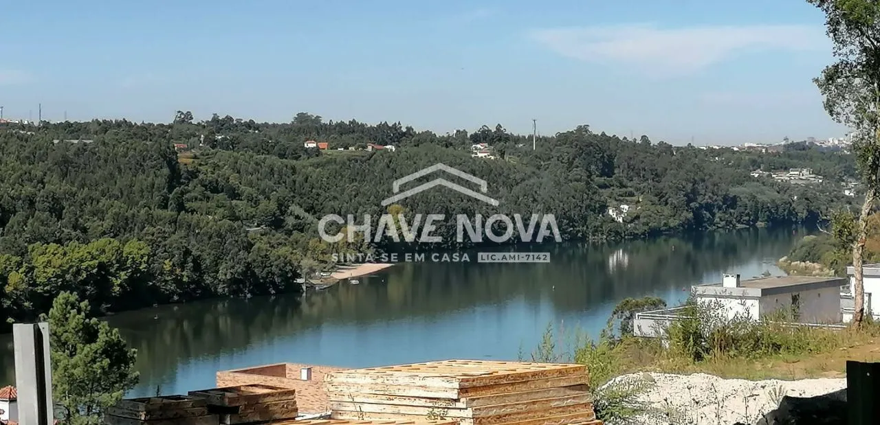 Terreno na quinta das Luzes para construção de varias moradias