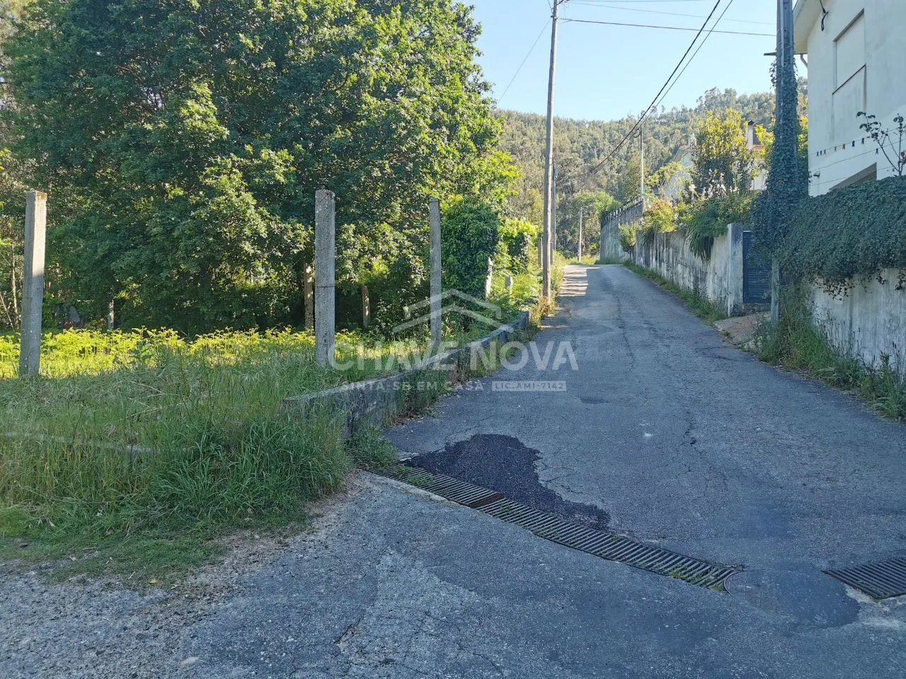 Terreno em Arouca próximo ao estádio municipal com viabilidade para construção de duas moradias independentes.