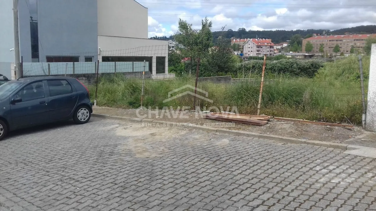 Terreno para construção de Moradia Isolada em Canelas