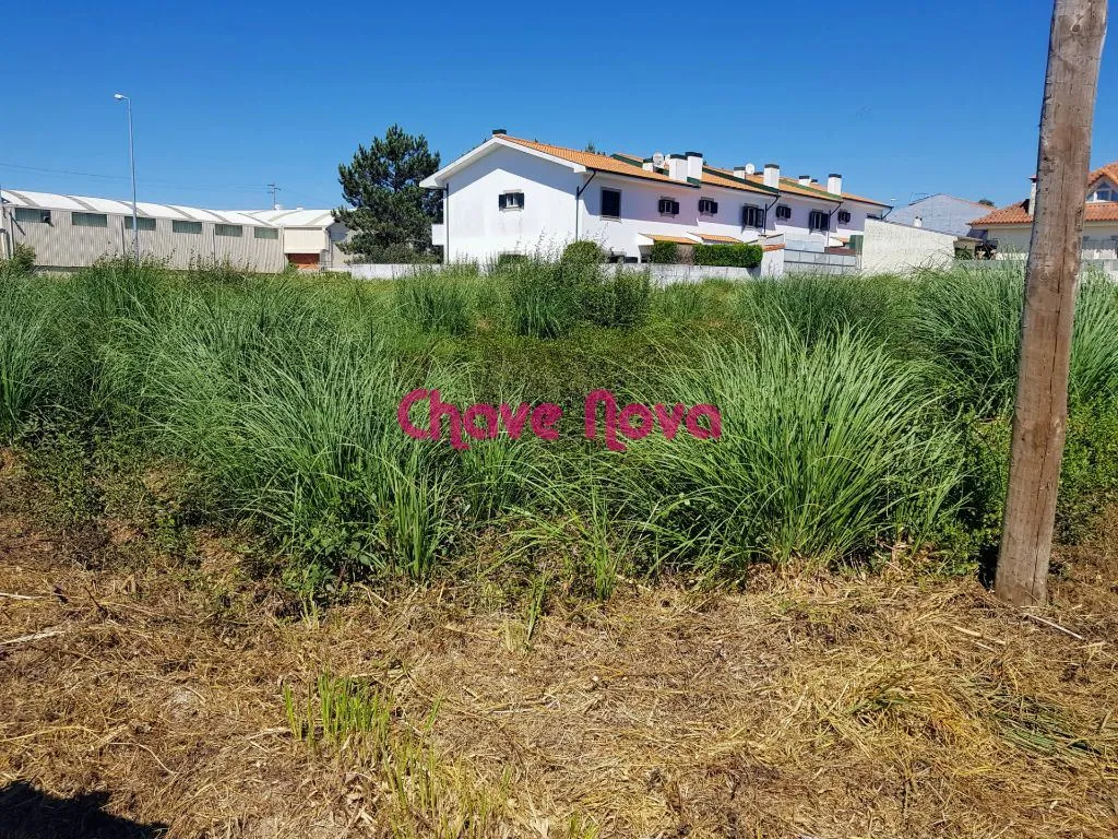 Lote p/ Moradia Geminada - São João de Vêr
