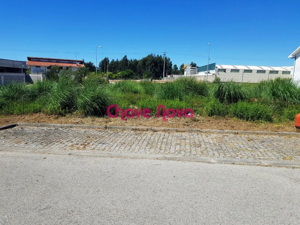 Lote p/ Moradia Geminada - São João de Vêr - 2