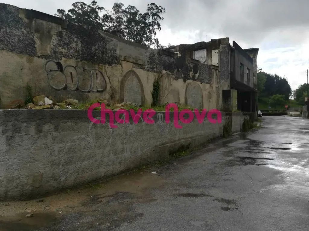 Terreno para construção em altura, frente à Marina do Freixo. Porto