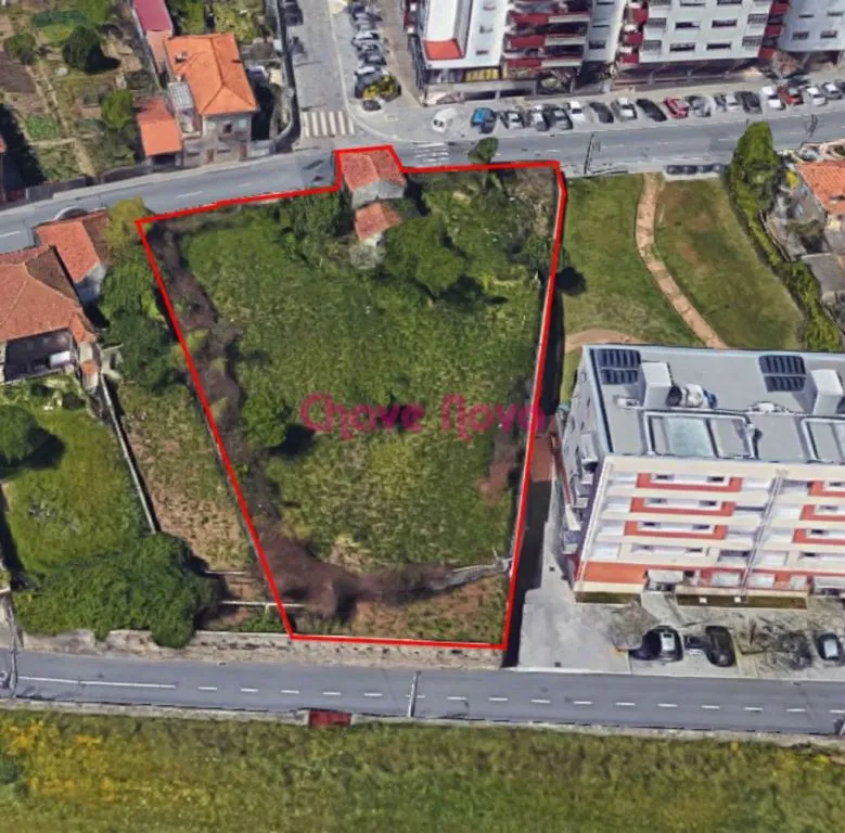 Terreno para construção em altura junto ao H.S.João 