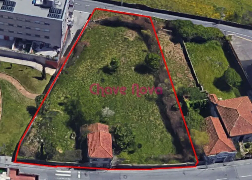 Terreno para construção em altura junto ao H.S.João  - 2