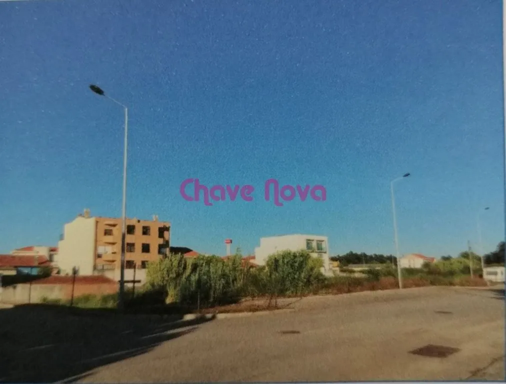 Lote para construção em altura, em Santa Marinha - Vila Nova de Gaia