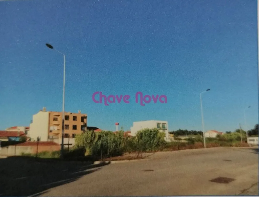 Lote para construção em altura, em Santa Marinha - Vila Nova de Gaia