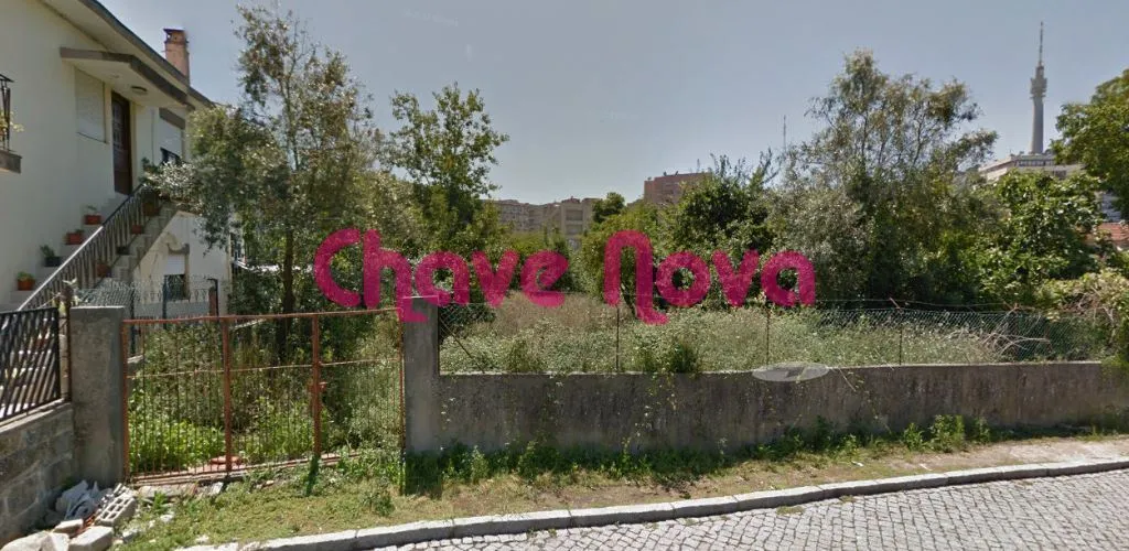 Excelente Terreno próximo ao Parque da Lavandeira. 