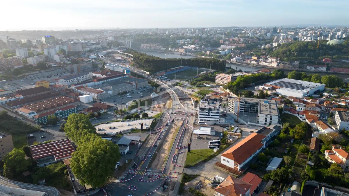 T2+1 Duas Frentes Nascente/Poente Santa Marinha São Pedro Afurada 