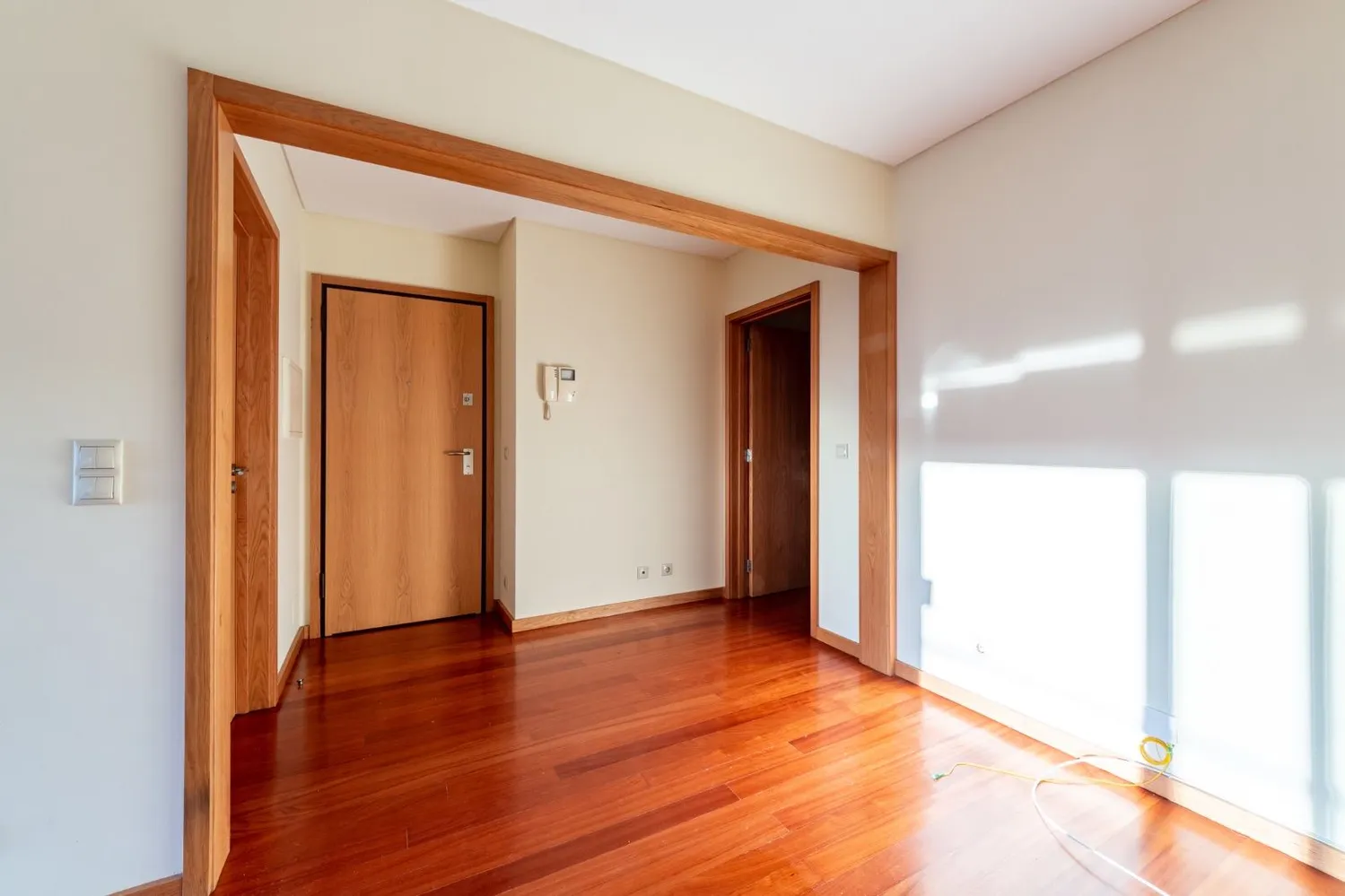 Apartamento T1 com terraço de 17,70 m2 e lugar de garagem no Centro de Gaia - 3
