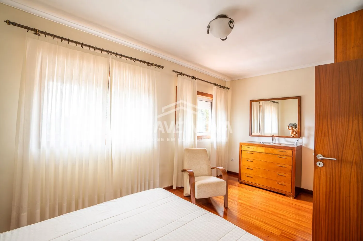 Moradia T4 com Jardim e Garagem a 3Km da Praia - 3