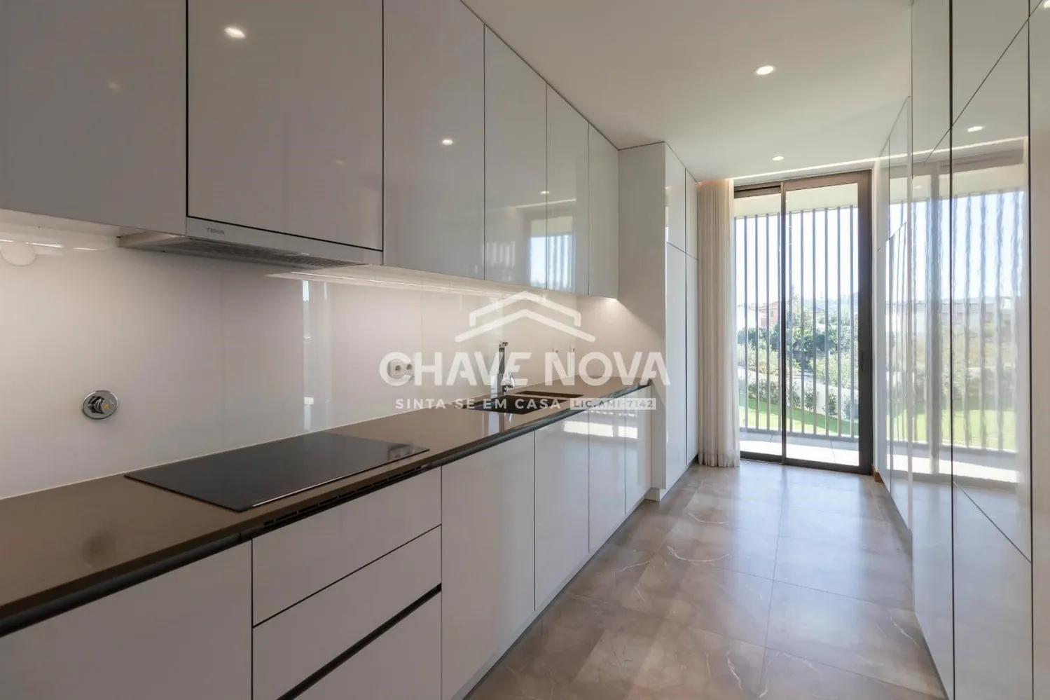 Apartamento T4 c/ piscina para arrendar no condomínio fechado HILGARDEN - 2
