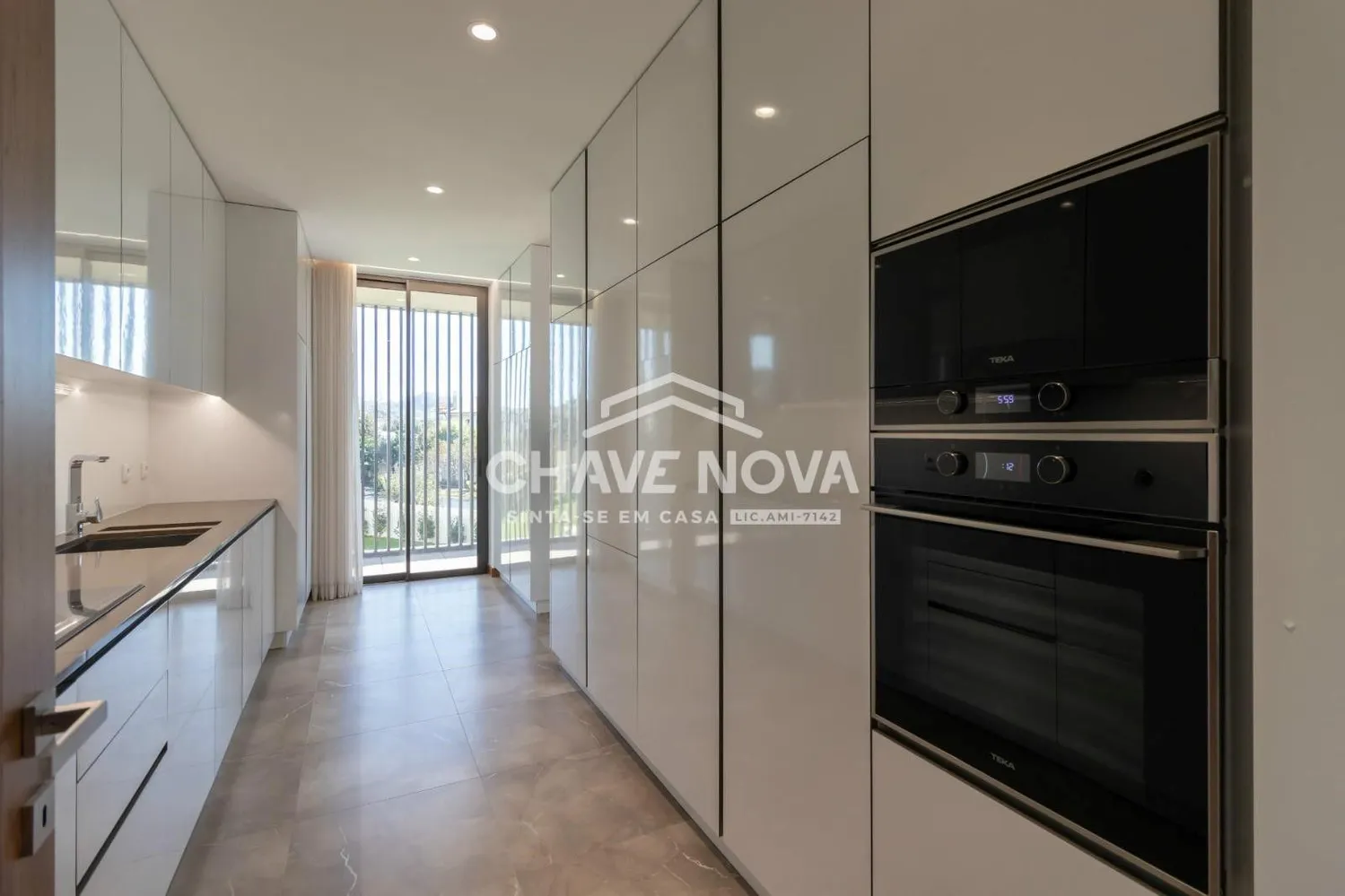 Apartamento T4 c/ piscina para arrendar no condomínio fechado HILGARDEN - 3